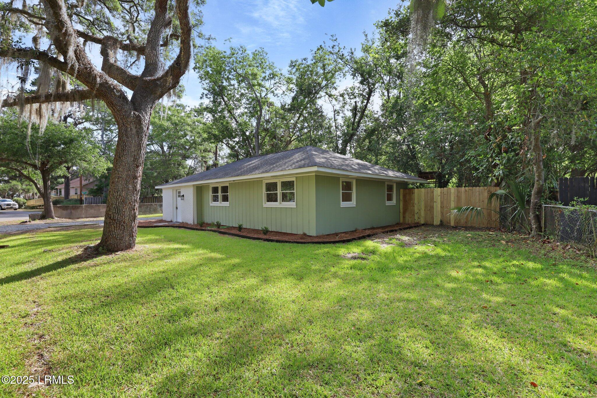 615 Linton Lane Beaufort, SC 29902 - Photo 9 of 52 9-web-or-mls-IMG_6391