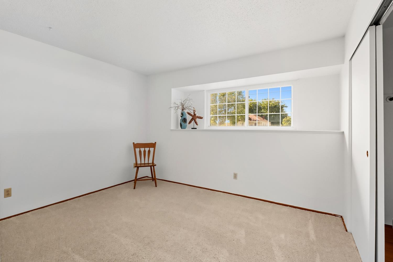 3366 Point Pleasant Road Elk Grove, CA 95757 - Photo 32 of 60 an empty room with windows