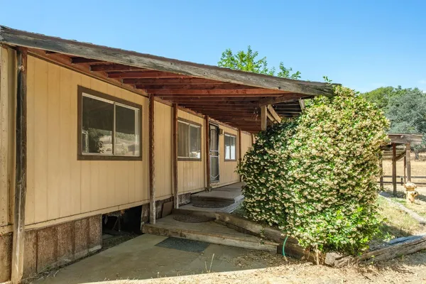 $335,000 | 39569 Clover Lane, Squaw Valley, CA 93675