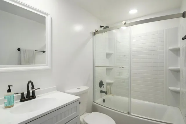 a view of workspace with furniture