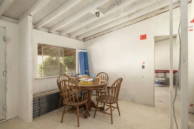 a very nice looking room with a white walls