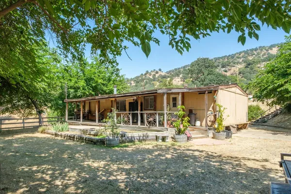 $335,000 | 39569 Clover Lane, Squaw Valley, CA 93675