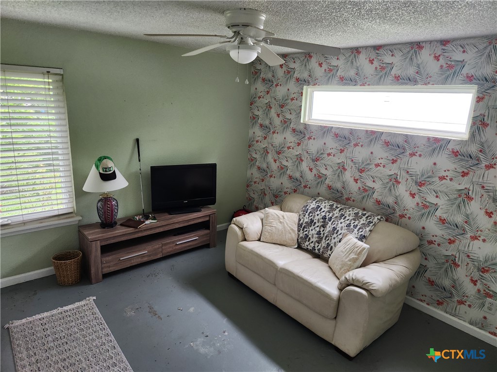 5222 Pine Place Austin, TX 78744 - Photo 18 of 21