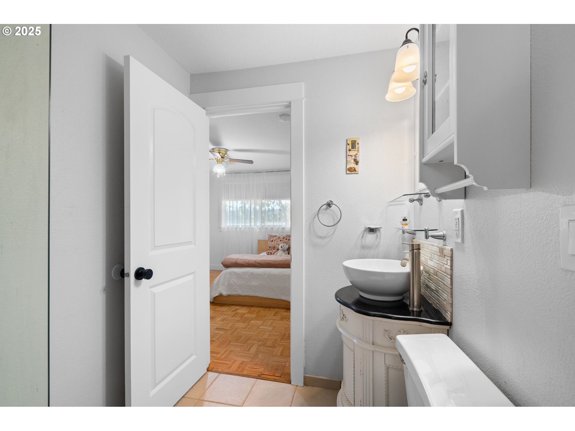 15550 Southeast Yamhill Street Portland, OR 97233 - Photo 17 of 42