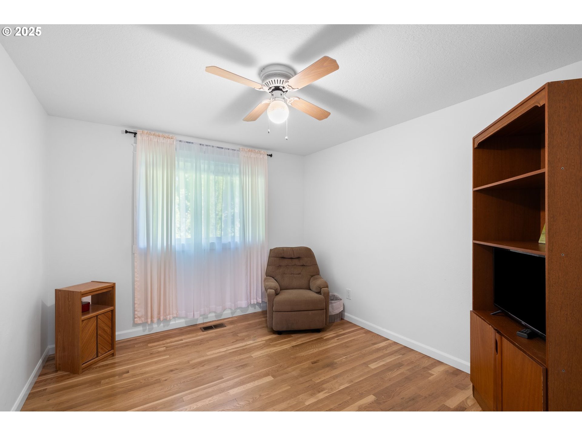 15550 Southeast Yamhill Street Portland, OR 97233 - Photo 24 of 42