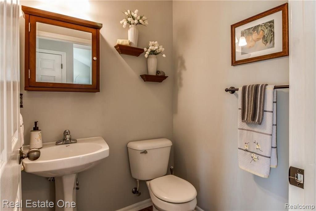 1330 Park Ridge Pointe Grand Blanc, MI 48439 - Photo 8 of 24
