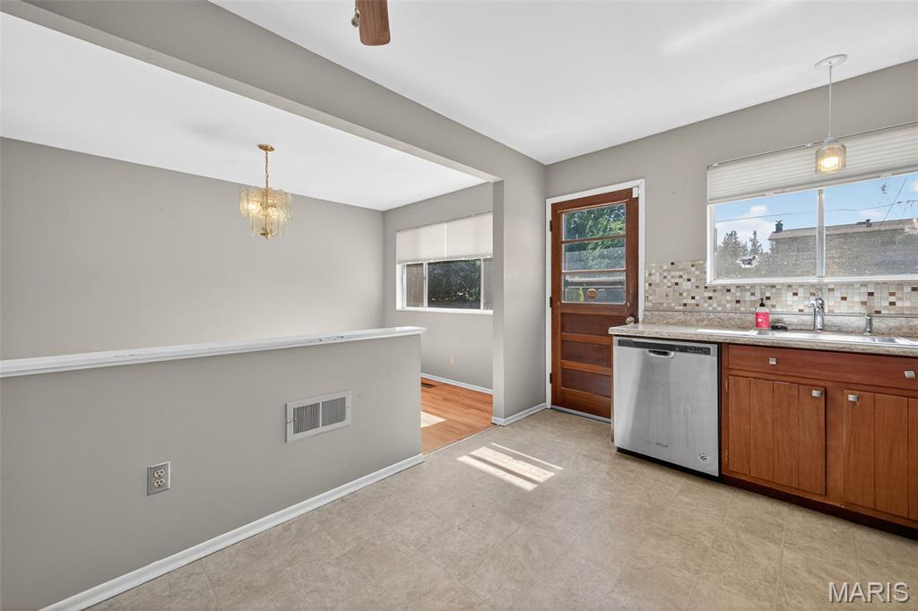 8936 Pardee Road St. Louis, MO 63123 - Photo 16 of 44 Gallery Image 16