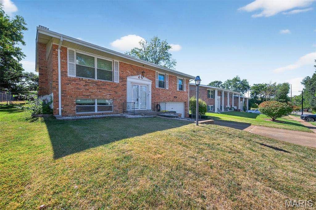 8936 Pardee Road St. Louis, MO 63123 - Photo 2 of 44 Gallery Image 2