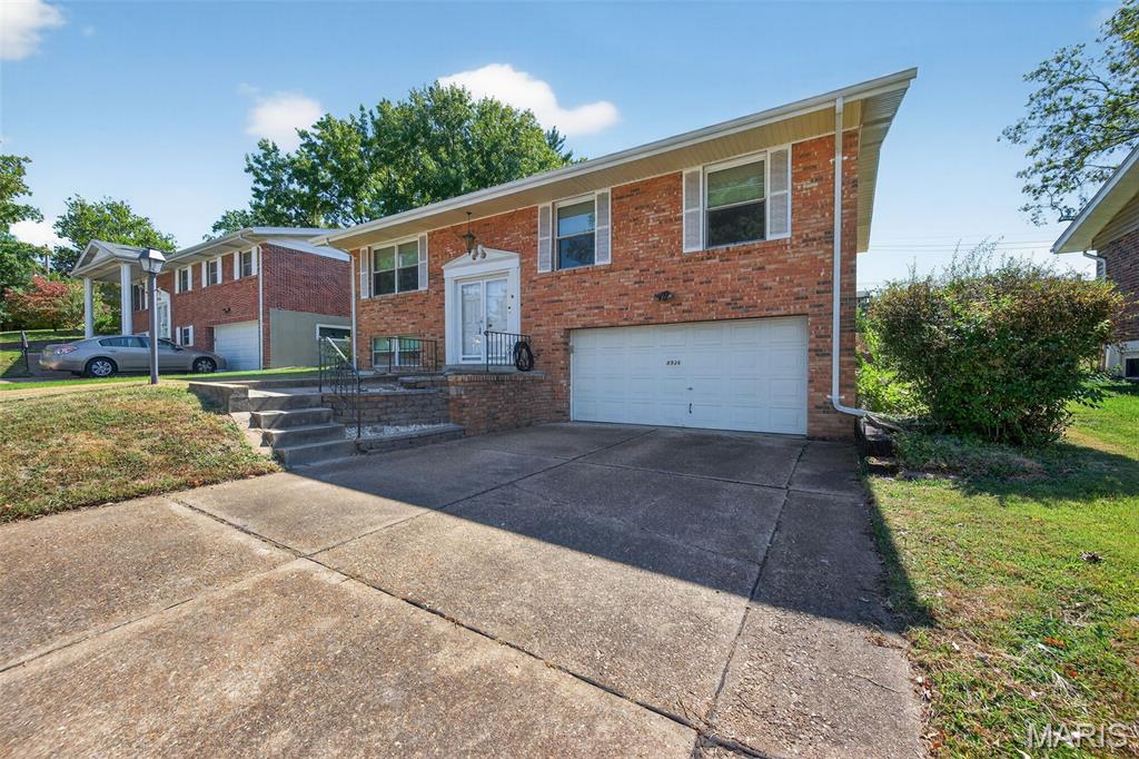 8936 Pardee Road St. Louis, MO 63123 - Photo 3 of 44 Gallery Image 3