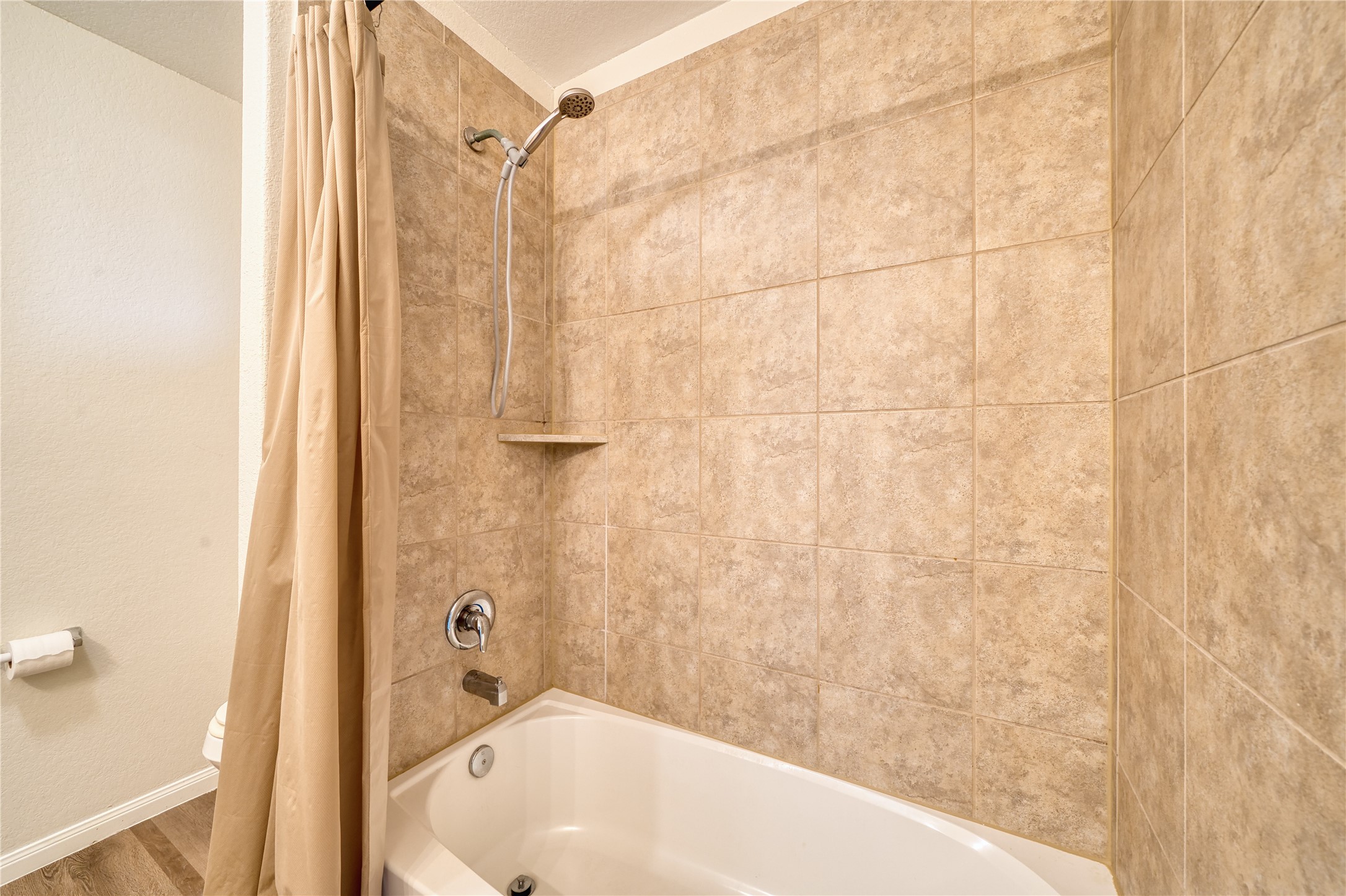 5735 Rainbow Rd. Cove, TX 77523 - Photo 16 of 22 Primary Bedroom