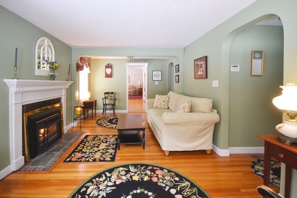 1 Bainridge Road Worcester, MA 01602 - Photo 8 of 33 Gallery Image 8