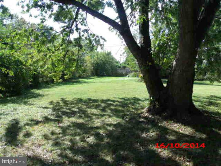 11 Gardenia Road Levittown, PA 19057 - Photo 2 of 8 Gallery Image 2