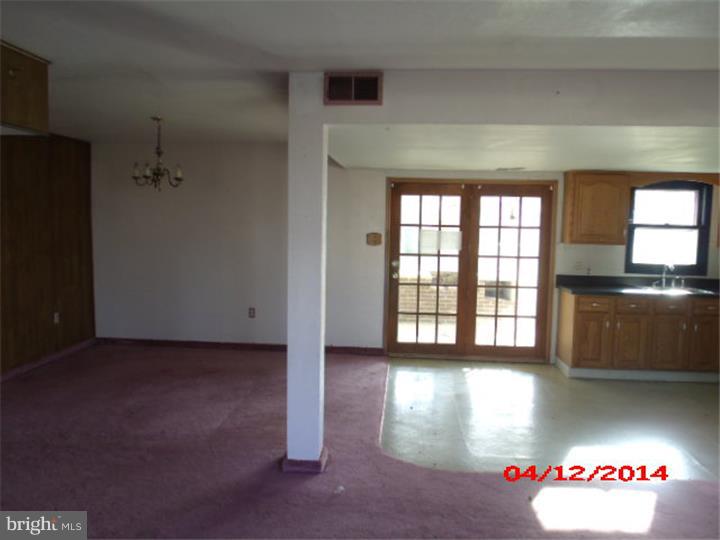 11 Gardenia Road Levittown, PA 19057 - Photo 5 of 8 Gallery Image 5
