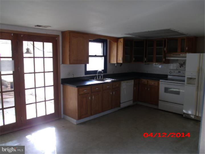 11 Gardenia Road Levittown, PA 19057 - Photo 6 of 8 Gallery Image 6