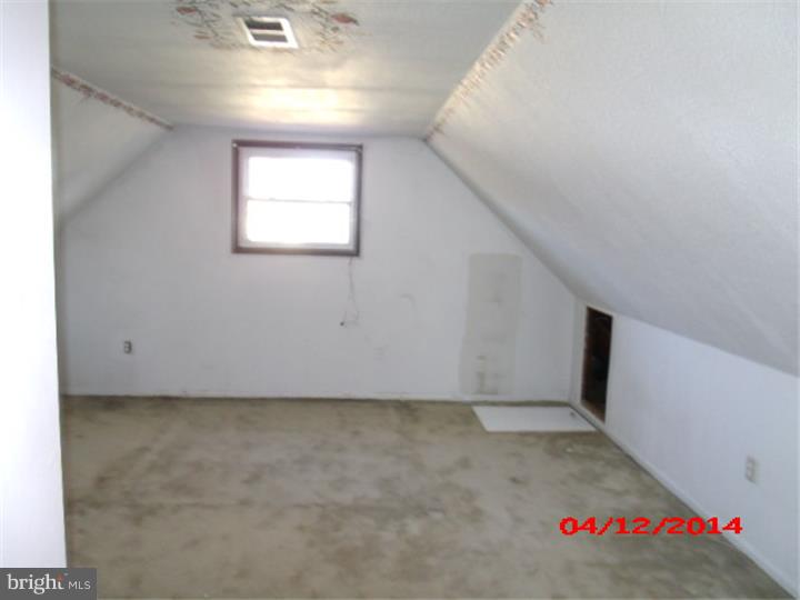 11 Gardenia Road Levittown, PA 19057 - Photo 7 of 8 Gallery Image 7