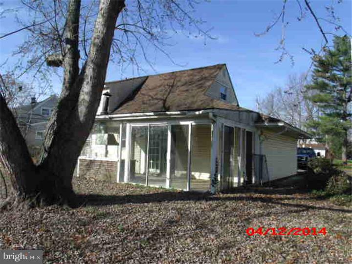 11 Gardenia Road Levittown, PA 19057 - Photo 8 of 8 Gallery Image 8