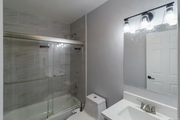 $1,425 | 5846 Castle, San Antonio, TX 78218