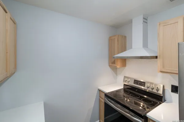 $1,425 | 5846 Castle, San Antonio, TX 78218