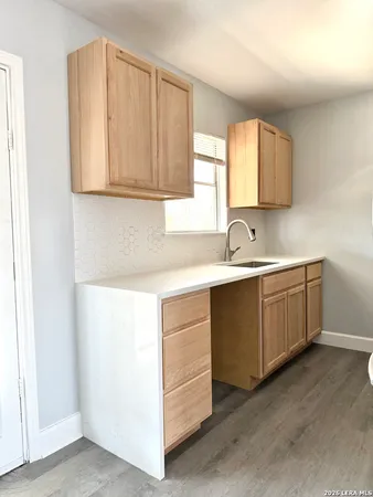 $1,425 | 5846 Castle, San Antonio, TX 78218