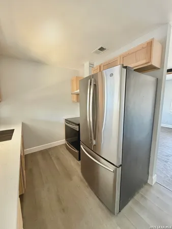 $1,425 | 5846 Castle, San Antonio, TX 78218