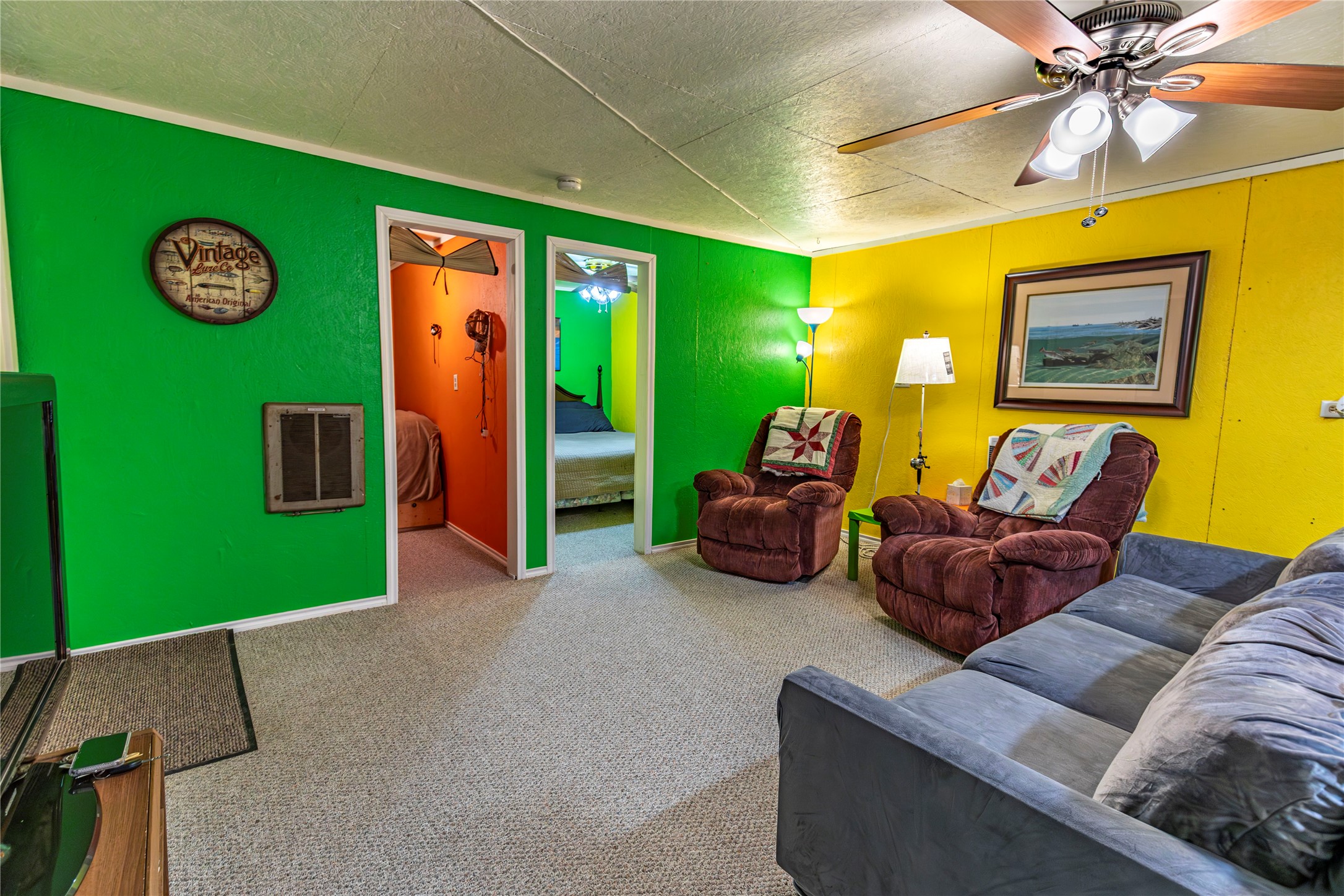 267 South Gulf Road Bay City, TX 77414 - Photo 11 of 26 a living room with furniture and a window