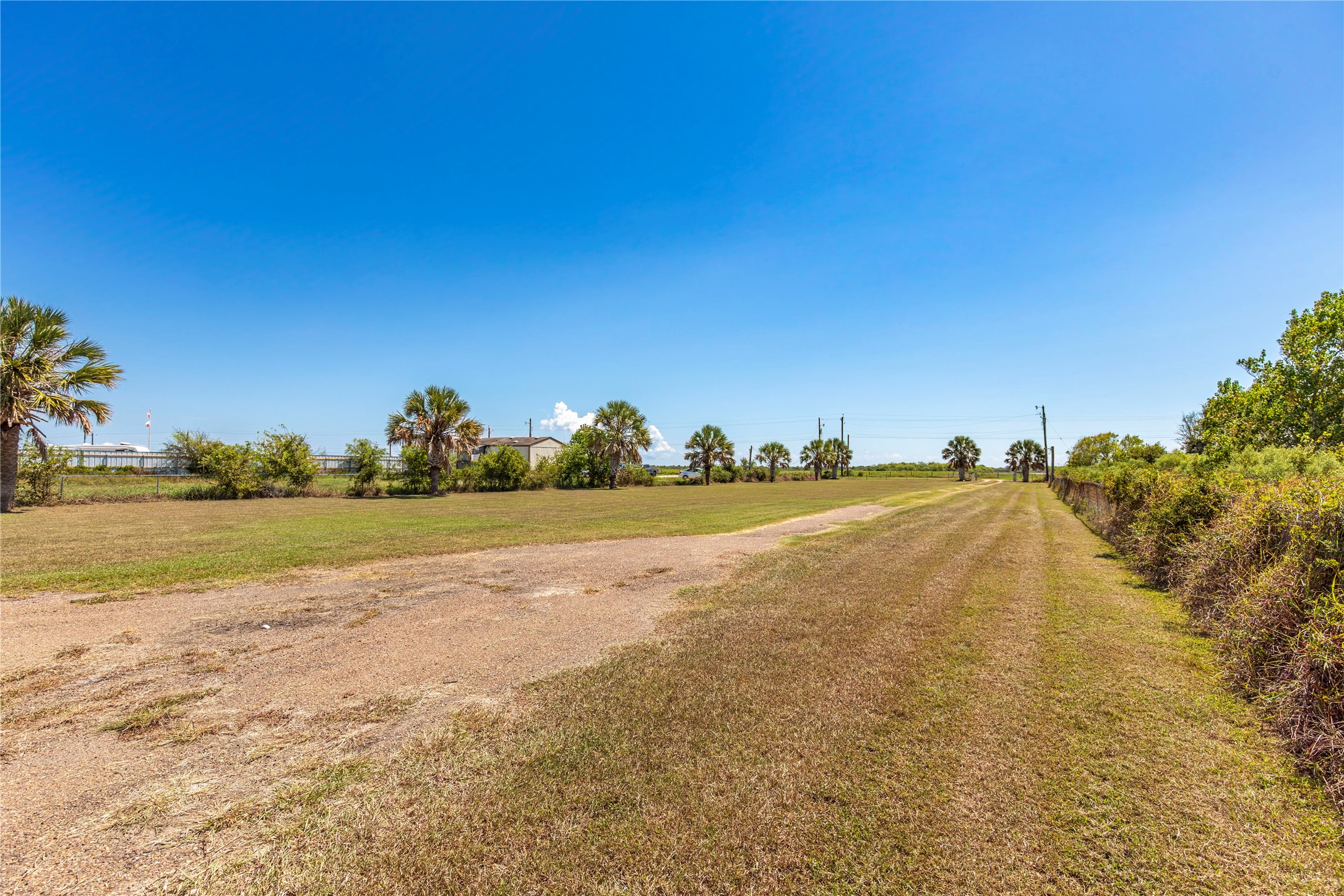 267 South Gulf Road Bay City, TX 77414 - Photo 18 of 26 a view of an ocean and beach