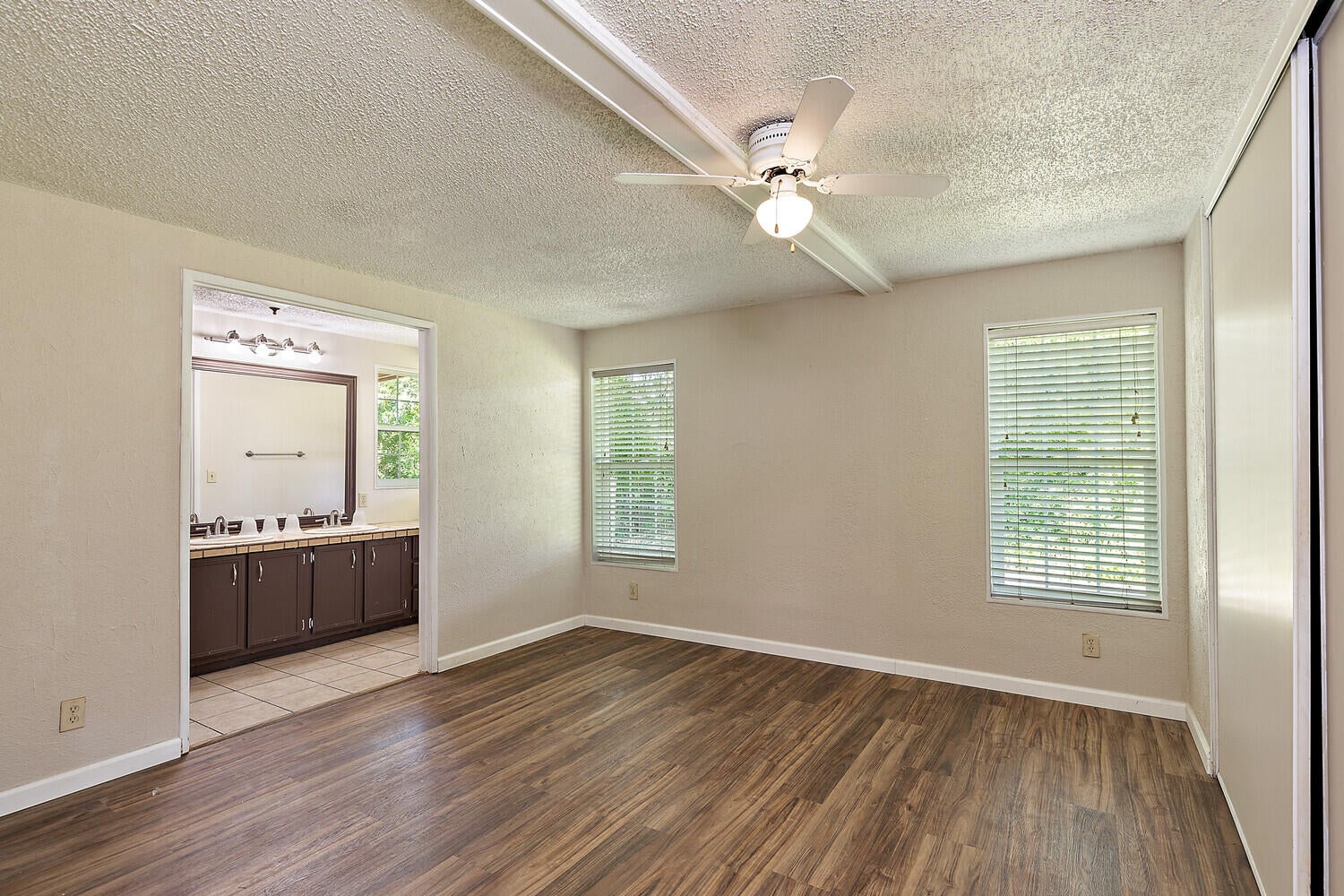 10710 Meadows Road White City, OR 97503 - Photo 15 of 46 10710 Meadows (16)