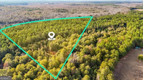 a view of a tennis court