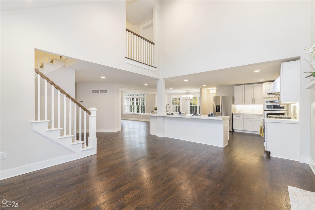 55 Renaud Road Grosse Pointe, MI 48236 - Photo 4 of 33