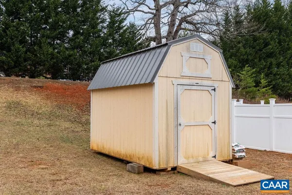 a view of backyard of house