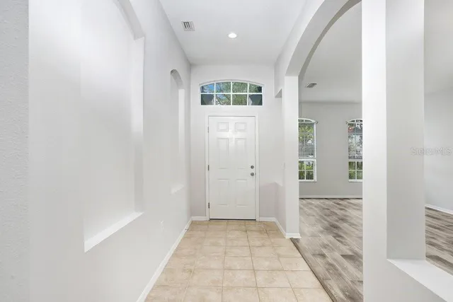 $2,800 | 15451 Martinmeadow Drive, Lithia, FL 33547