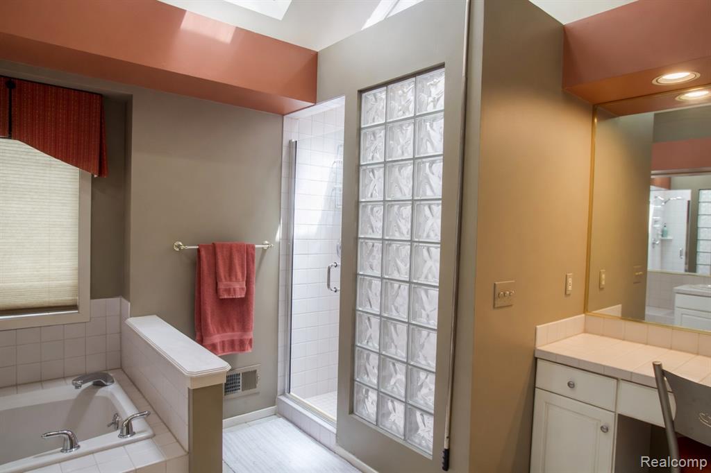 1305 Kings Pointe Road Grand Blanc, MI 48439 - Photo 58 of 71 Gallery Image 58