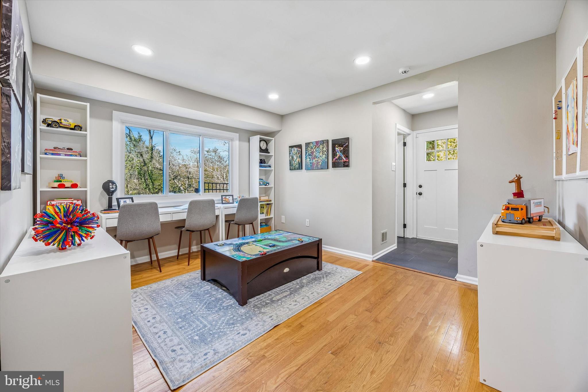 872 Roscommon Road Bryn Mawr, PA 19010 - Photo 17 of 49 a living room with furniture and a flat screen tv