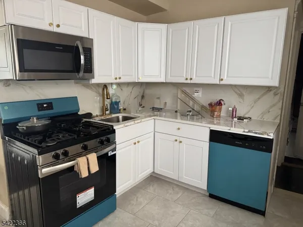$1,050 | 362 Sanford Avenue, Unit 3F, Newark, NJ 07106