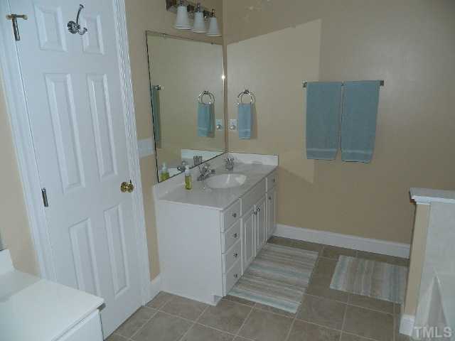 5204 Covington Bend Drive Raleigh, NC 27613 - Photo 16 of 25 Gallery Image 16