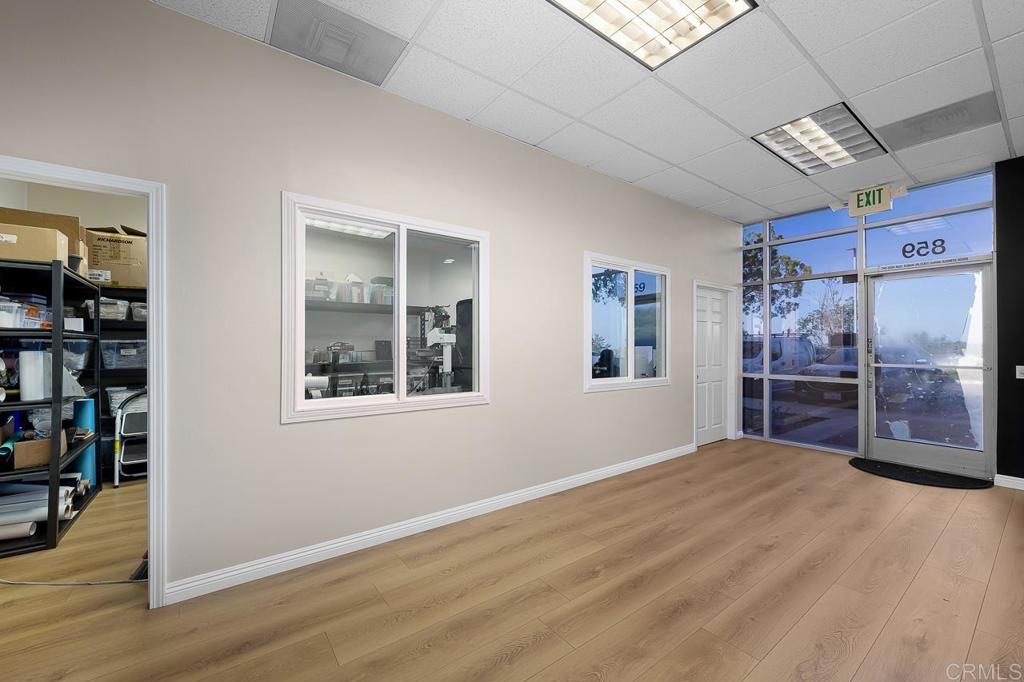 859 Bowsprit Road Chula Vista, CA 91914 - Photo 4 of 30 a big room with closet and windows