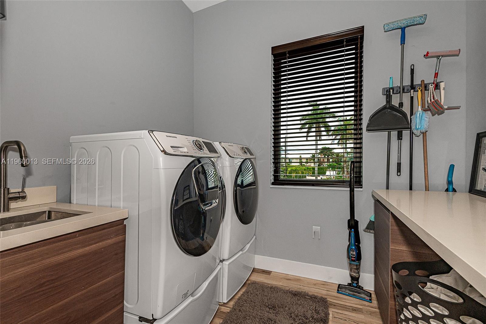 68 Mutiny Place Key Largo, FL 33037 - Photo 29 of 53 a utility room with dryer and washer