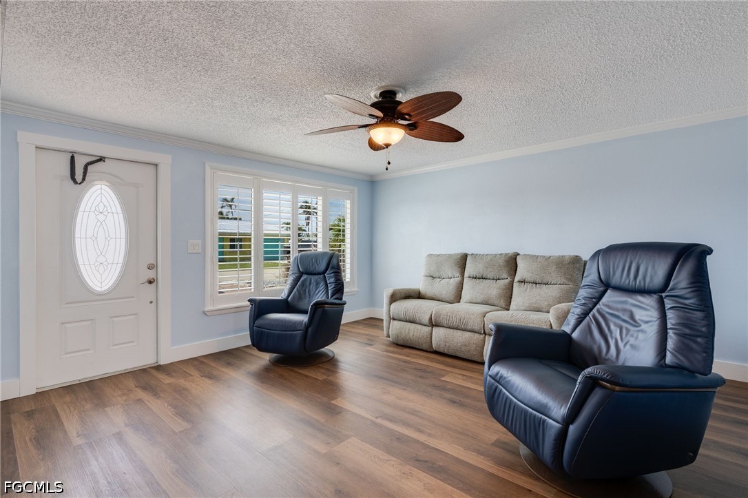 2639 Bridgeview Street Matlacha, FL 33993 - Photo 7 of 28 a living room with furniture