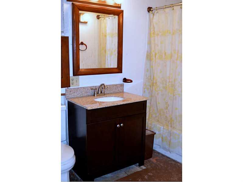 620 Wendel Road Irwin, PA 15642 - Photo 11 of 12 Full Bath.