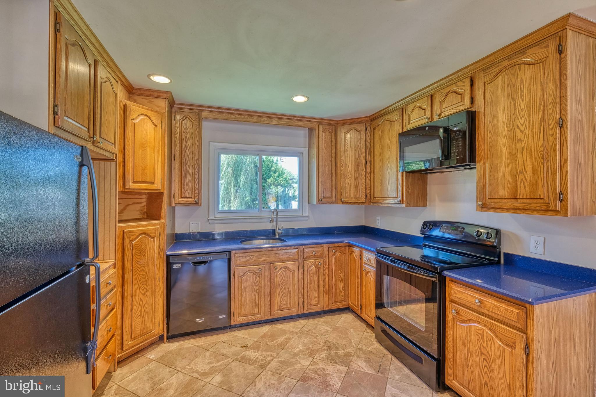 8384 Lockwood Road Pasadena, MD 21122 - Photo 3 of 21 Kitchen