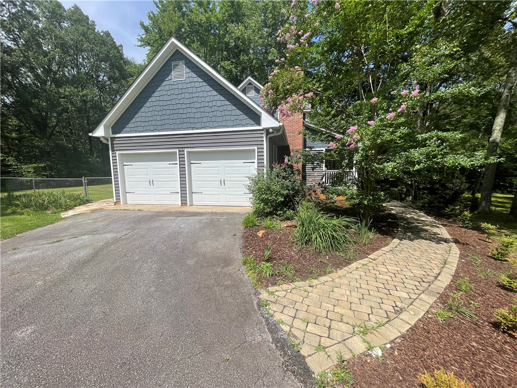 236 Issaqueena Drive Central, SC 29630 - Photo 5 of 40