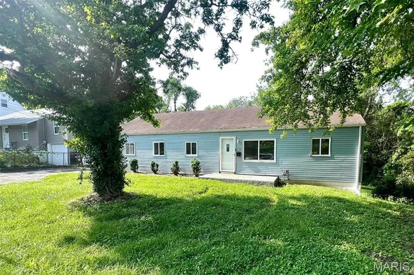 $75,900 | 456 Bluff Drive, Riverview, MO 63137