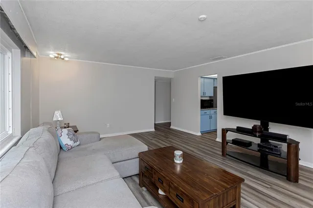 a view of yard with green space