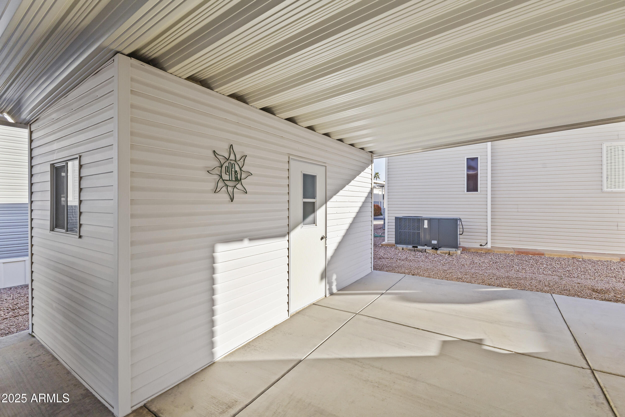 111 South Greenfield Road, Unit 238 Mesa, AZ 85206 - Photo 11 of 20 a view of a hallway with entryway