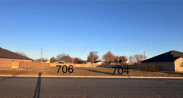 $305,000 | 704 Columbia Drive, Hereford, TX 79045