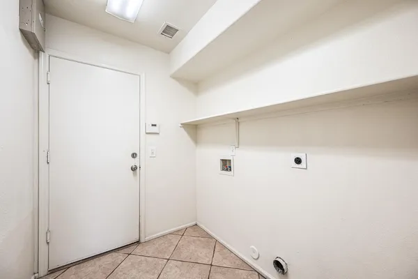 $2,400 | 20717 North 59th Drive, Glendale, AZ 85308