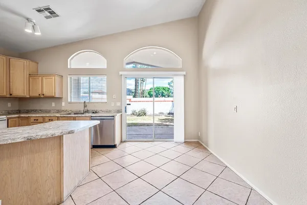 $2,400 | 20717 North 59th Drive, Glendale, AZ 85308