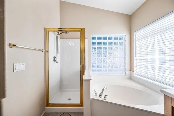 $2,400 | 20717 North 59th Drive, Glendale, AZ 85308