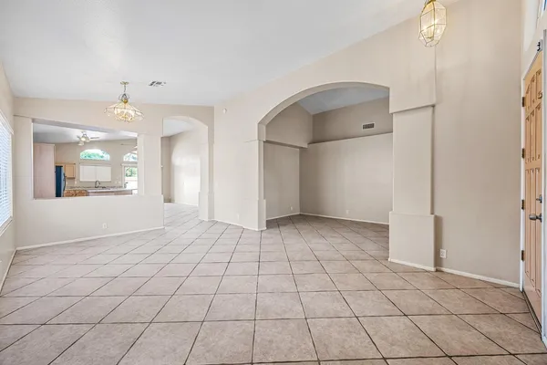 $2,400 | 20717 North 59th Drive, Glendale, AZ 85308