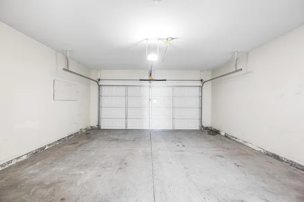 $2,400 | 20717 North 59th Drive, Glendale, AZ 85308